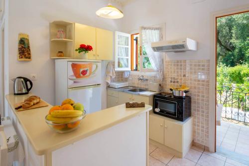 livadi-5-kitchen-1