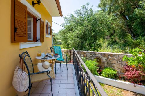 livadi_5_front_balcony