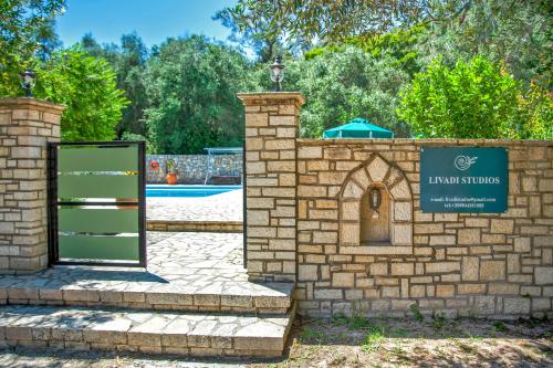 livadi_garden_entrance