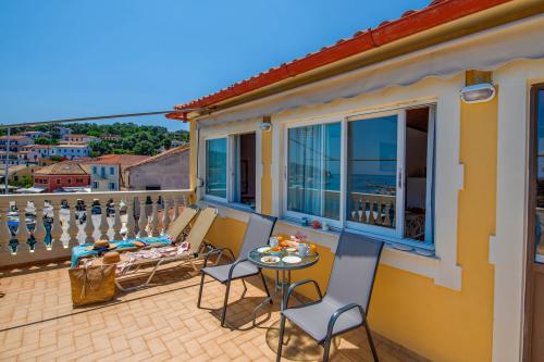 ocean-breeze-balcony