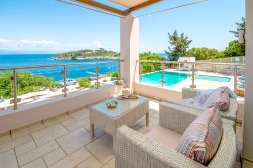 villa-terra-del-nonno-1st-floor-balcony